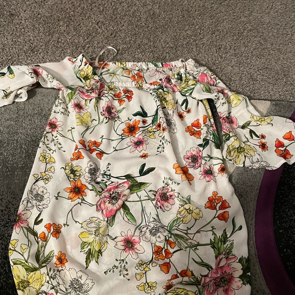 A flowery business Tres bright and colorful made by loveJ